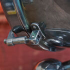 Ein echter silberner Messingscheinwerfer.