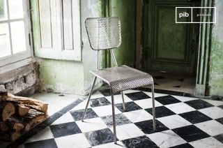 Silla gris metálica
