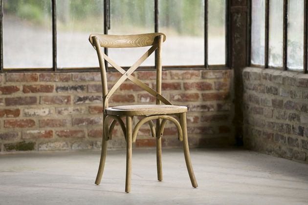 Silla de madera con acabado natural Pampelune