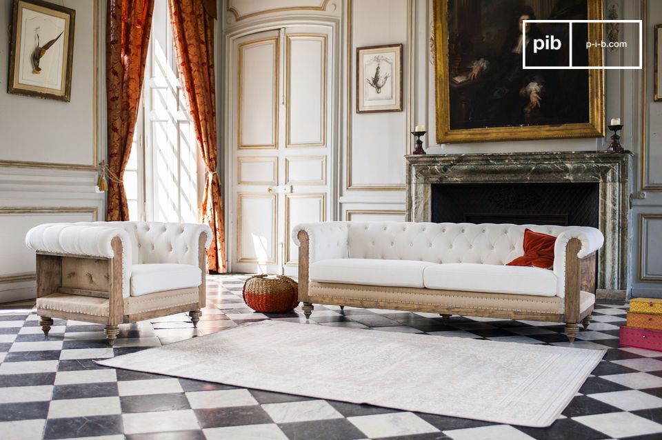 El sillón tiene un estilo bohemio con un ambiente campestre chic.
