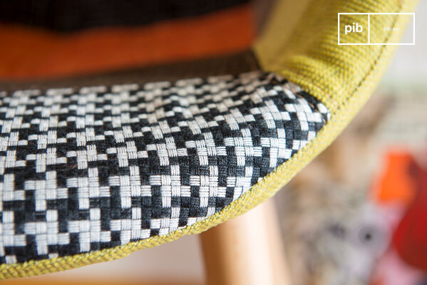 Bonitos dibujos en forma de pata de gallo.