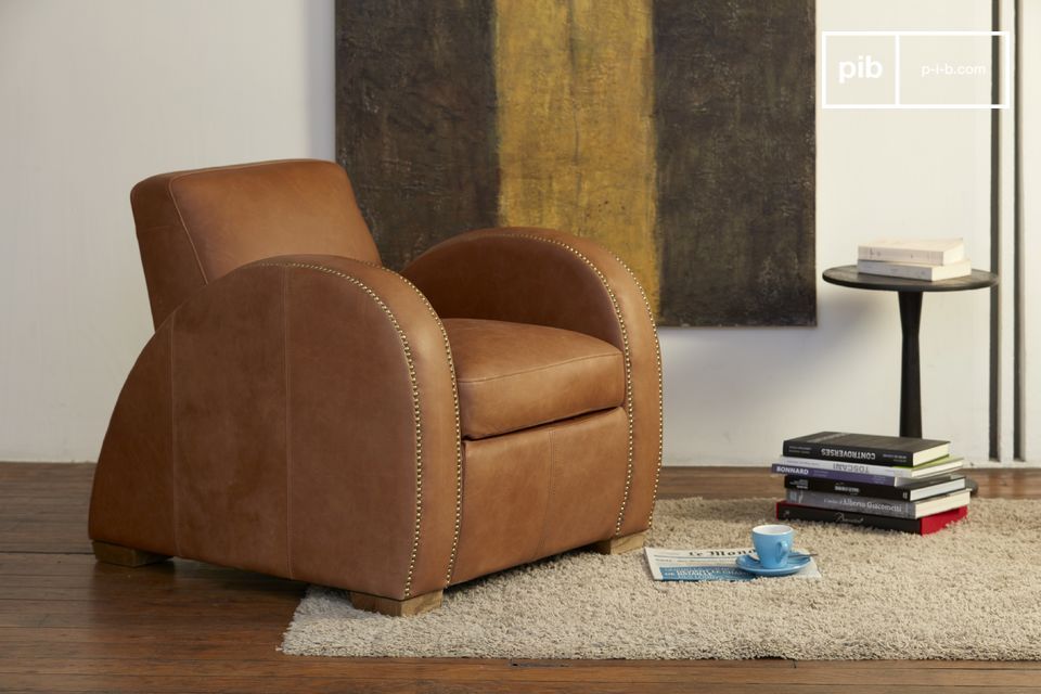 Un sillón con un diseño atípico, a la vez asiento y elemento decorativo.