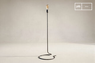 Slanke design vloerlamp van zwart metaal Eugenia