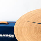 A single cut oak leaf gives an organic appearance to the product.