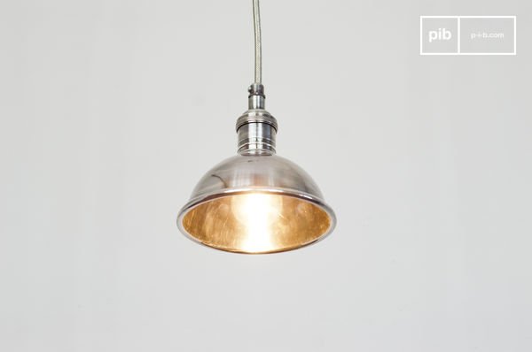 This pendant lamp has a neat silver finish.
