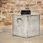 easy to move and suitable for indoor and outdoor use.