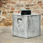 easy to move and suitable for indoor and outdoor use.