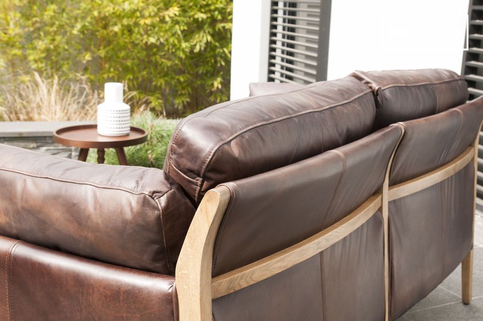 Elegant work of curves for a neat design from every angle.