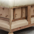 Its coating is a fabric made of 50% cotton and 50% linen with a natural touch