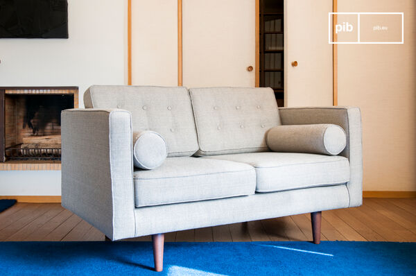 El asiento es profundo y los cojines suaves, la comodidad está garantizada.