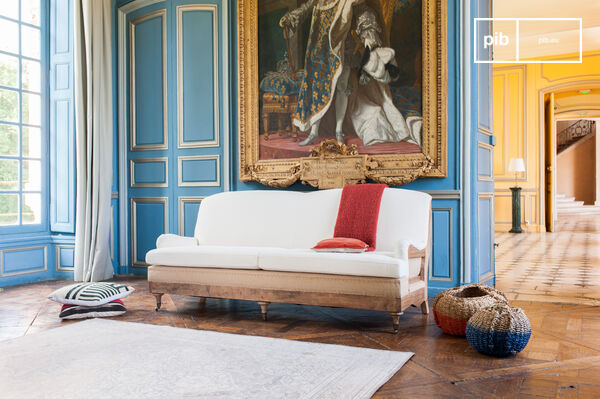 De combinatie van witte stof en hout is zeer elegant.