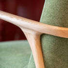 The solid ash base ensures lasting stability