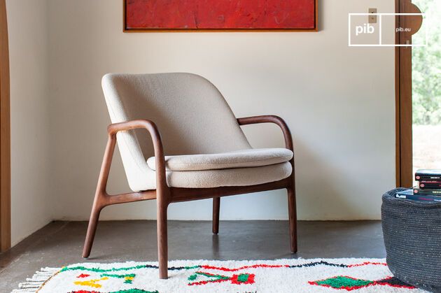 Solid ash armchair with ecru bouclé fabric Nodia
