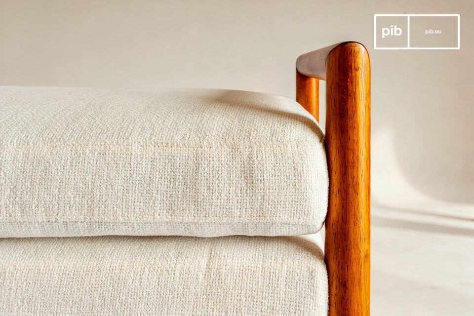 This bench features a solid rubberwood frame with an amber hue and a satin finish that reveals the