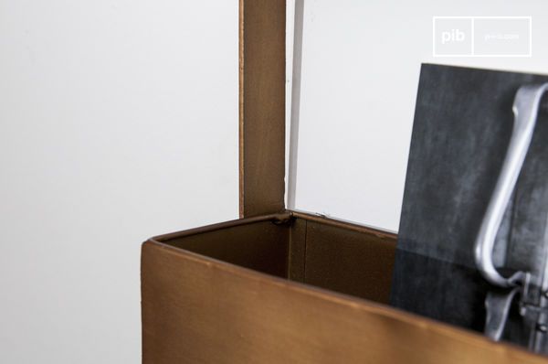 In het voorste compartiment kunt u uw sleutels en kleingeld op het voorvak plaatsen.