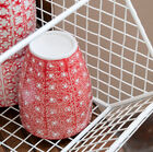 The finishes are delicate, they will welcome your cups elegantly.