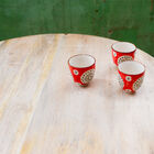 Een fraaie statafel van hout en metaal