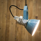 Un luminaire au look indus 100% métal.