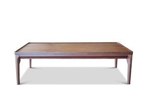 Table basse en noyer Hemët