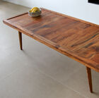 Une table basse élégante qui puise son inspiration dans le mobilier scandinave vintage et dont la