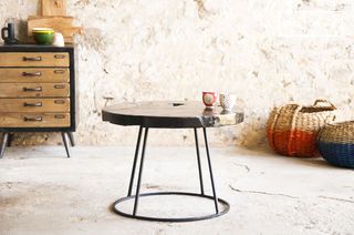 Table d'appoint en bois noir