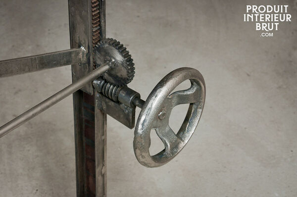 Une table à dessin au look 100% vintage