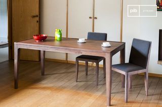 Table de repas en noyer Hemët