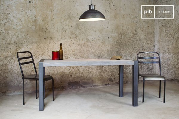 son plateau épais et son piétement métallique en font un modèle particulièrement robuste, conçu pour durer.