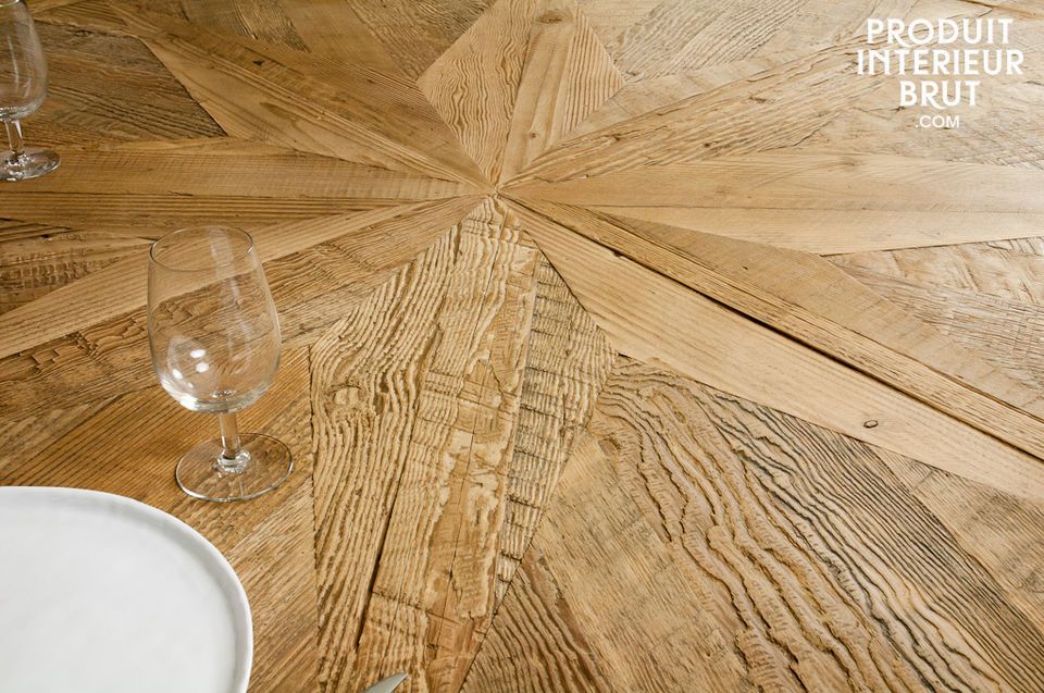 Il confère à cette table une charme et élégance