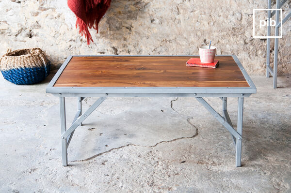 Tables basses en teck