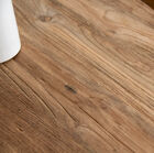 Il legno ha bellissime scanalature naturali.