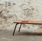 Bellissimo tavolo industriale in stile loft.