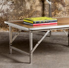 Pallet in massello di rovere verniciato su struttura metallica.