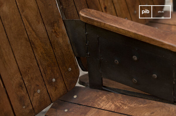 Beautiful details of the screws on the bench.