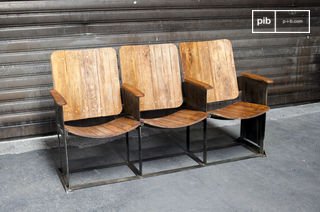 Drievoudige houten theaterstoel