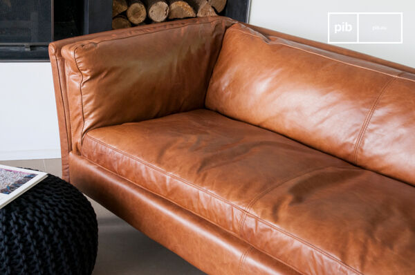 Leather selected for its refined finish and softness.