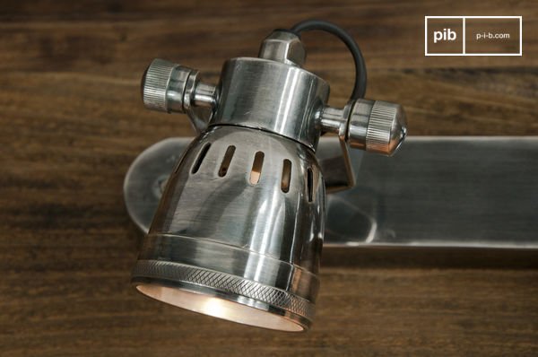 Les finitions reflètent un design soigné et raffiné.