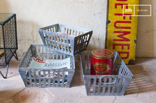 Set of 3 nesting metal baskets