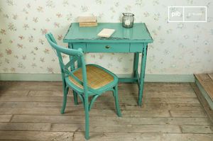 Turquoise Lilac table