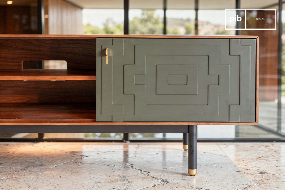 Seine längliche Silhouette