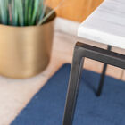 De elegantie van de structuur geeft een effect van zwevend en lichtheid.