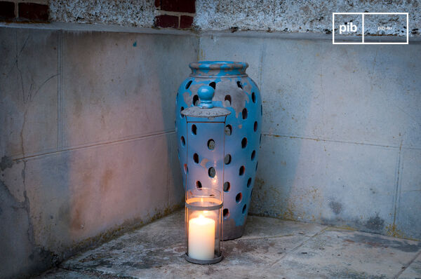 Il vaso lanterna Ilbarritz in terracotta