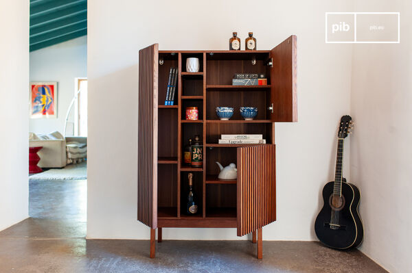 An elegant piece inviting you to create your own display