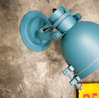 Die Lampe hat 2 Orientierungsachsen, die eine schöne Beleuchtung ermöglichen.