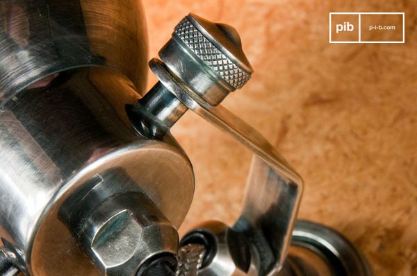 Patiniertes Metall für einen industriellen Look.