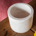 Ideal pot for the very refined bathroom.