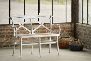 White wooden bench Pampelune