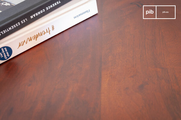 The side table Cino has a metal base with 3 matte black rings that will support a very nice