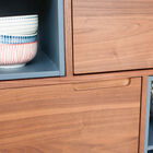 Superb contrast between the blue and the warm tones of the wood.