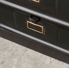 The gold finishes bring a 100% vintage touch.